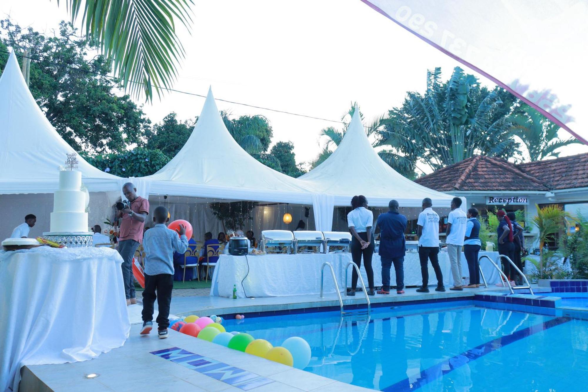 Mowicribs Hotel And Spa Entebbe Ngoại thất bức ảnh