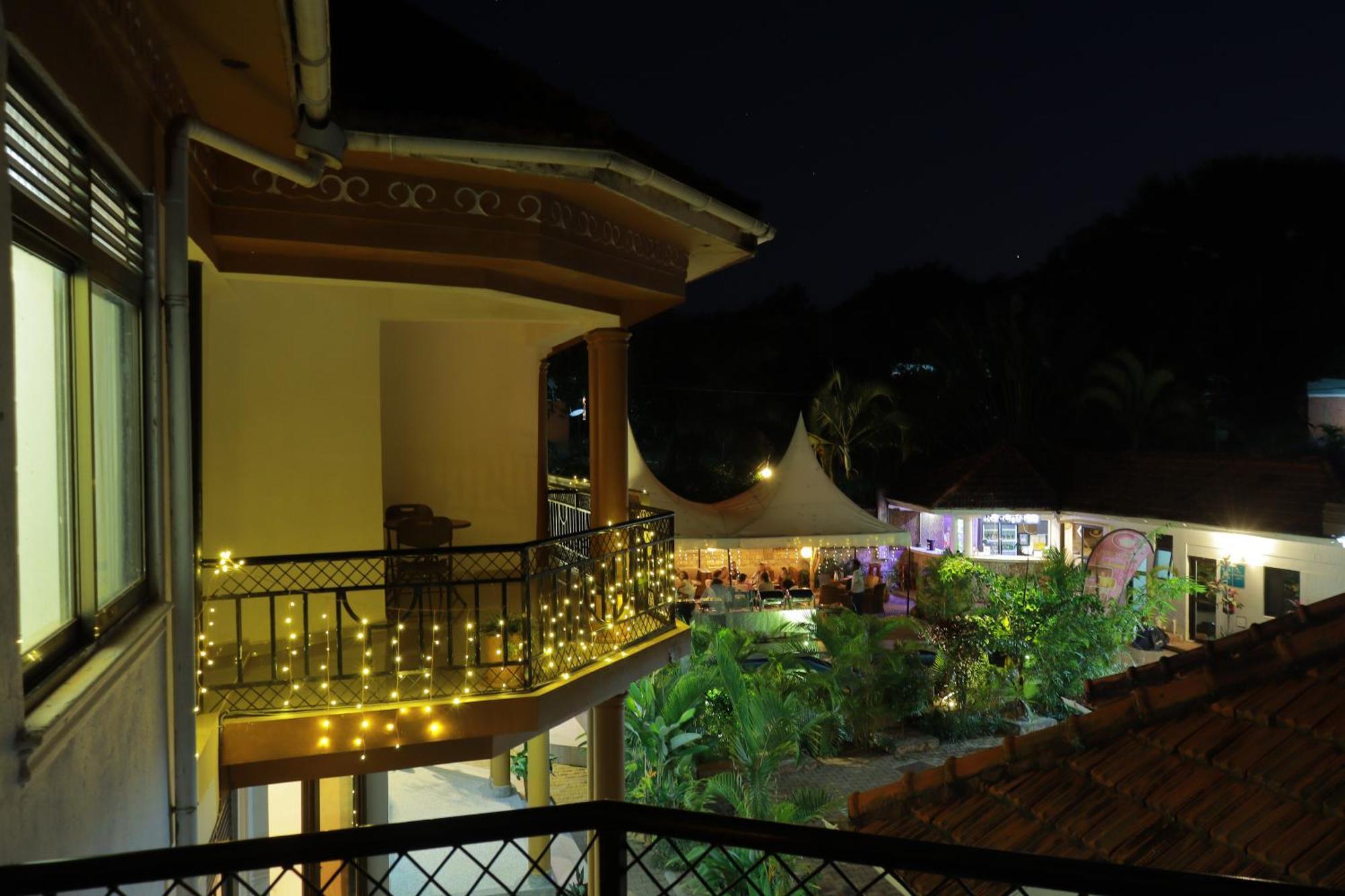 Mowicribs Hotel And Spa Entebbe Ngoại thất bức ảnh