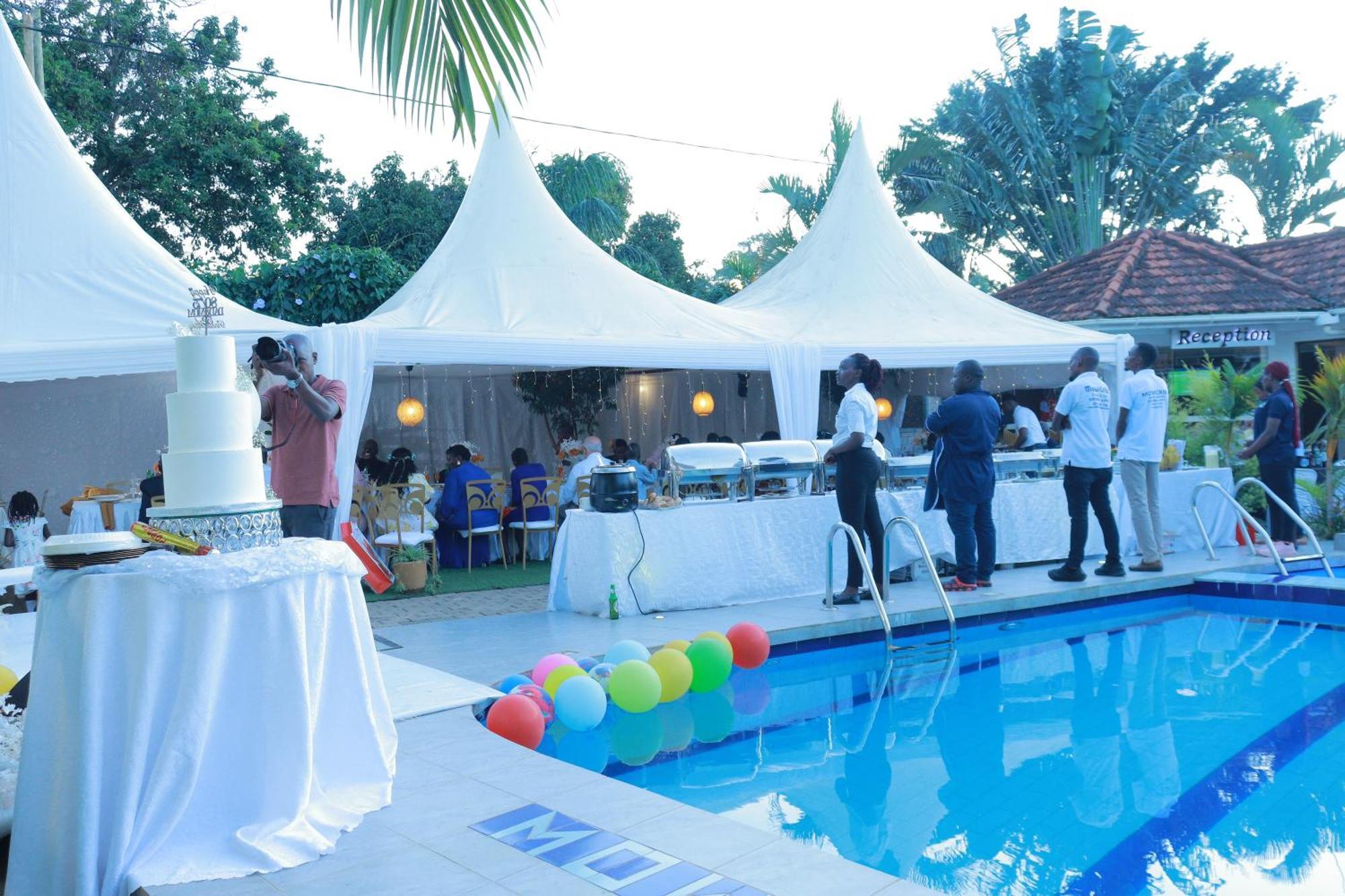 Mowicribs Hotel And Spa Entebbe Ngoại thất bức ảnh