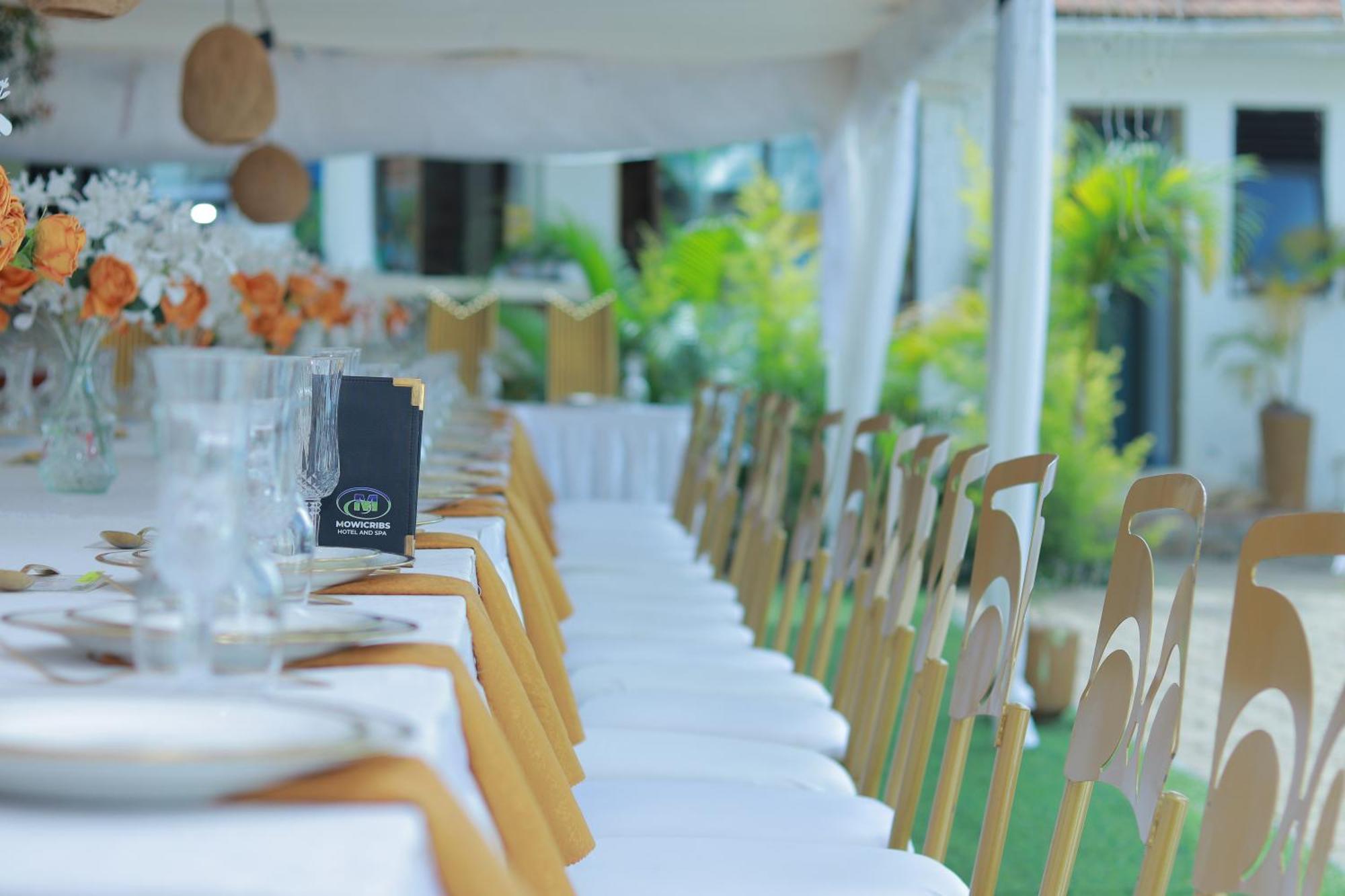 Mowicribs Hotel And Spa Entebbe Ngoại thất bức ảnh