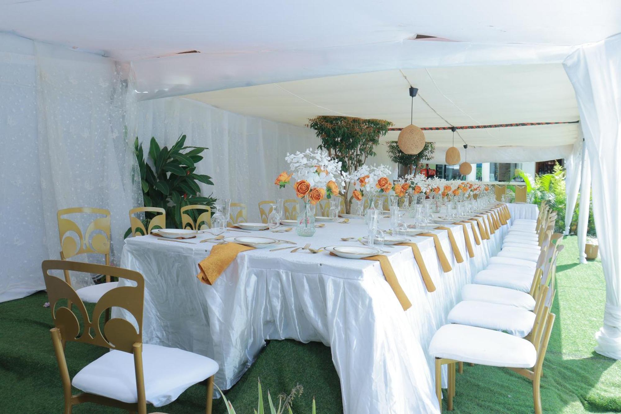Mowicribs Hotel And Spa Entebbe Ngoại thất bức ảnh