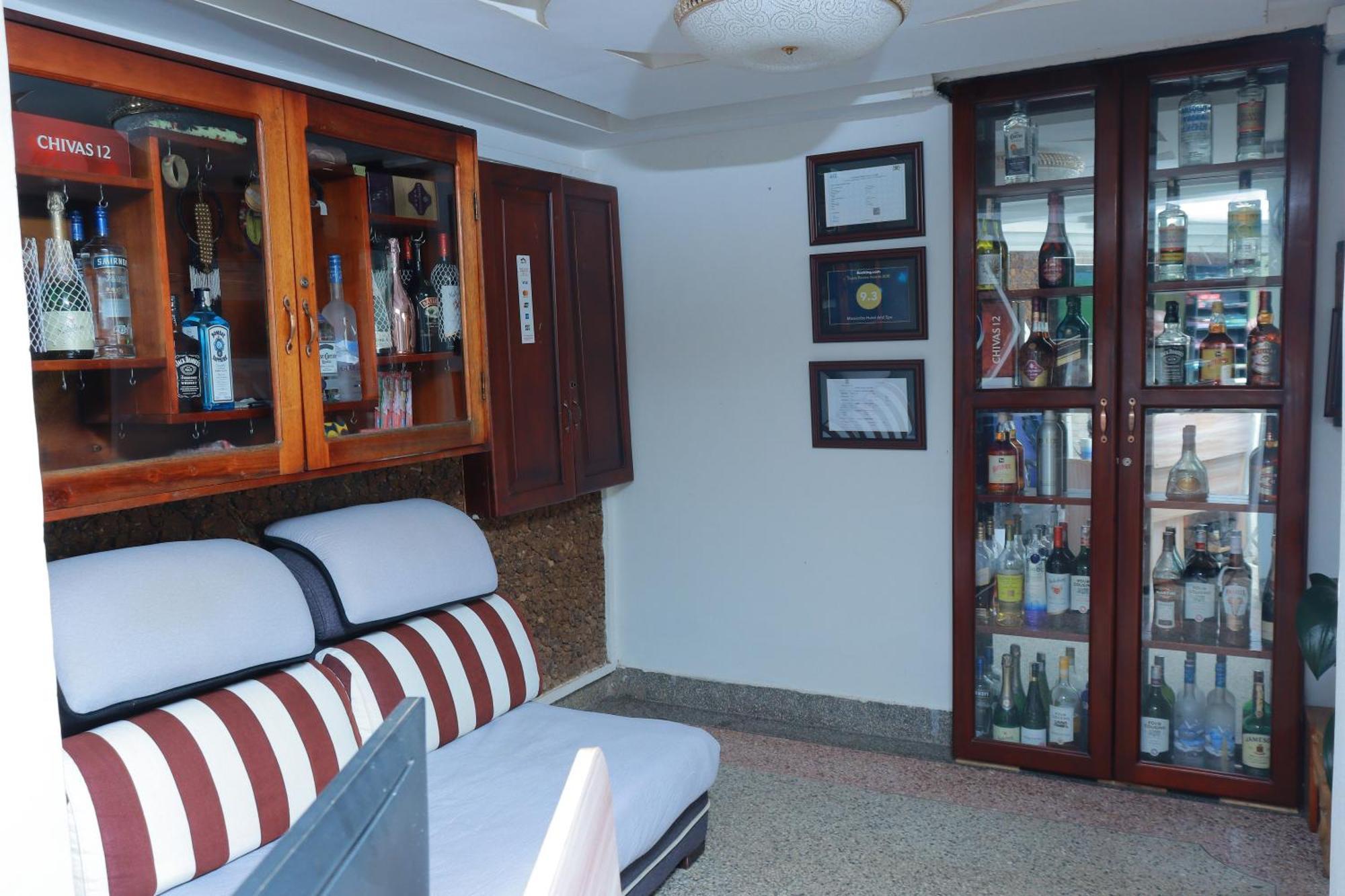 Mowicribs Hotel And Spa Entebbe Ngoại thất bức ảnh